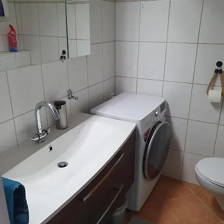 Ueber Den Daechern Von *