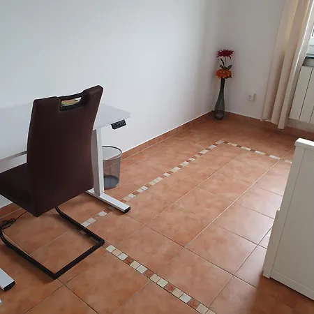 Ueber Den Daechern Von شقة